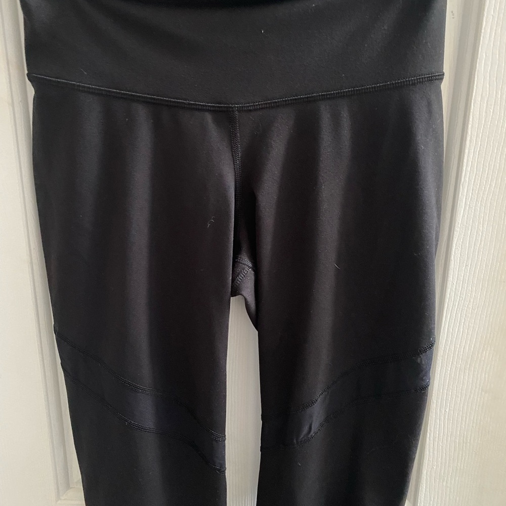 Old Navy Petite Womens High Waisted. Leggings with Mesh Panels Black - Picture 5 of 8